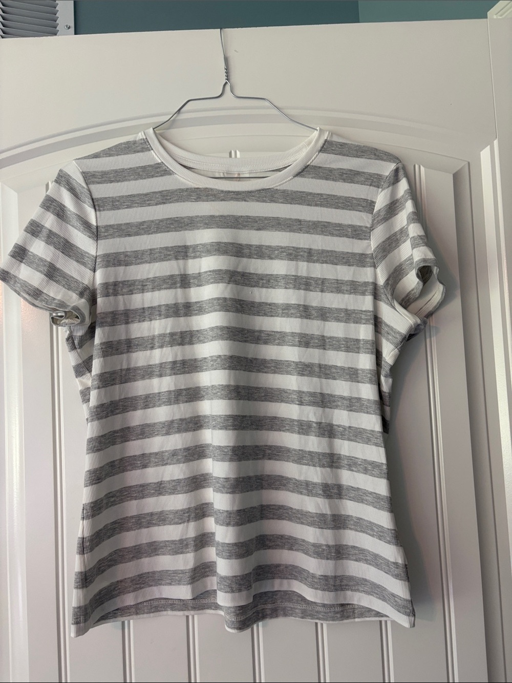 Alia CALLA Ribbed Striped Tee in White and Gray